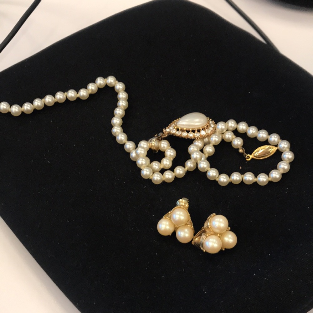 Vintage pearl necklace set